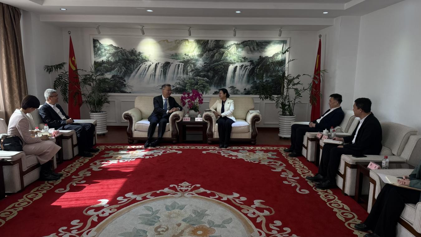 Pan Shuang, Director-general of Liaoning Department of Commerce, Meets with the delegation led by Chen Jiaxian, Chief Representative of HKTDC